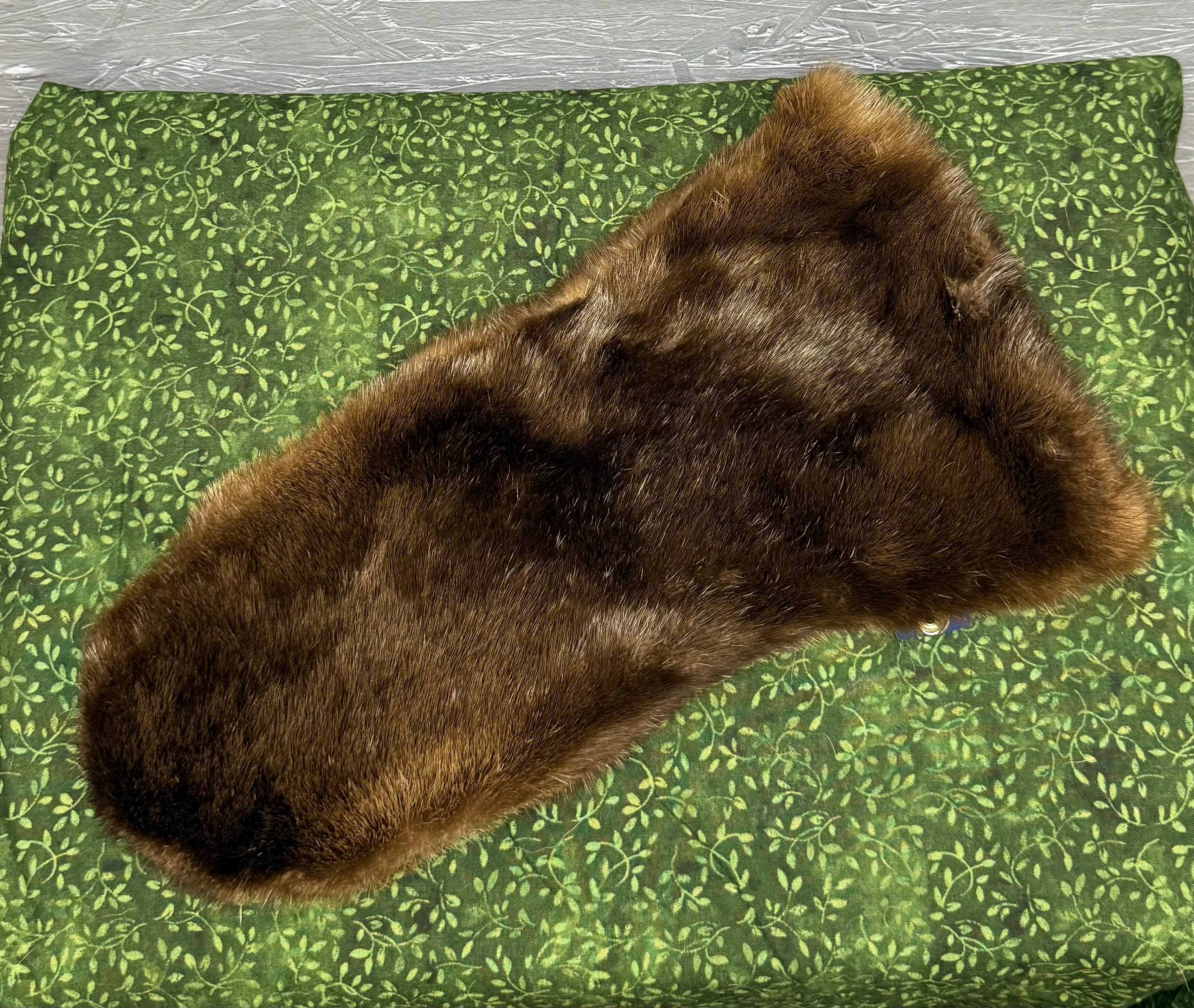 Otter Gauntlet Mittens