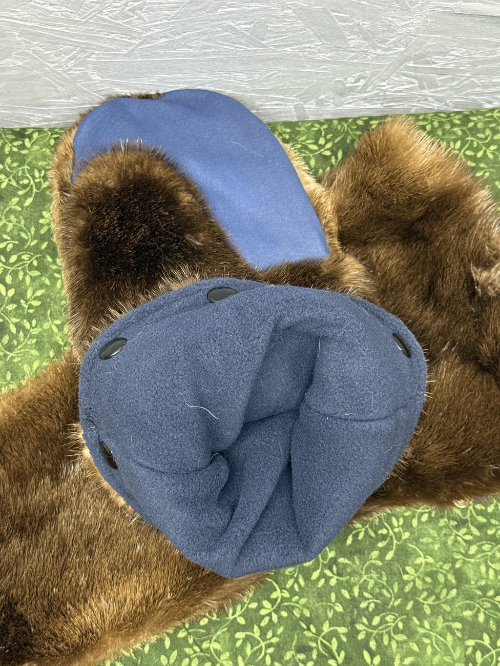 Otter Gauntlet Mittens