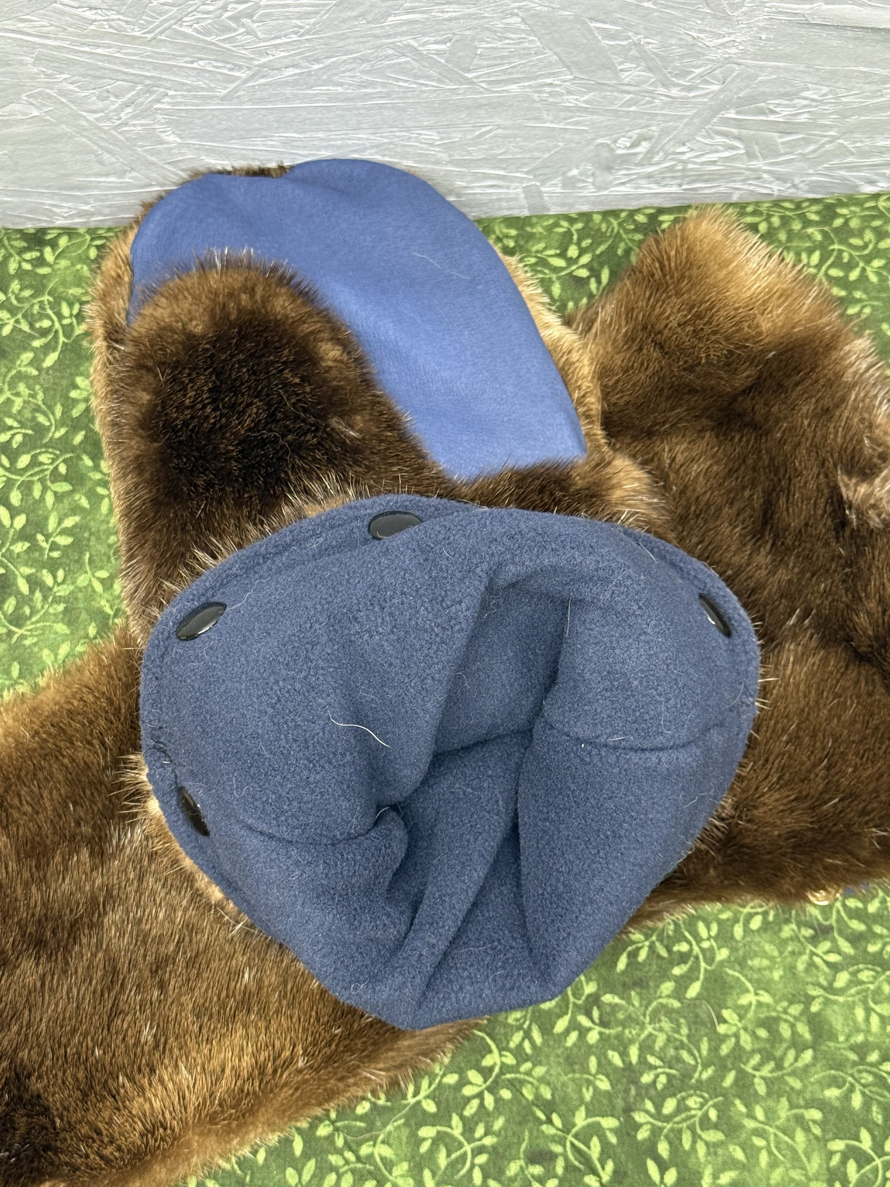 Otter Gauntlet Mittens