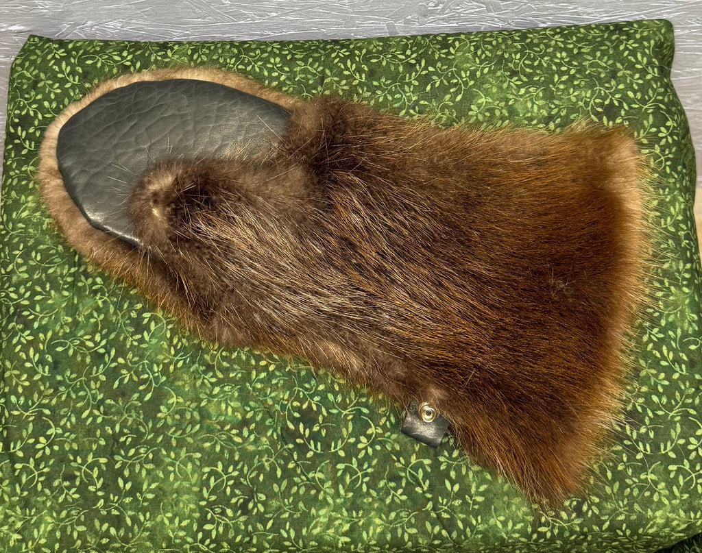 Beaver Gauntlet Mittens