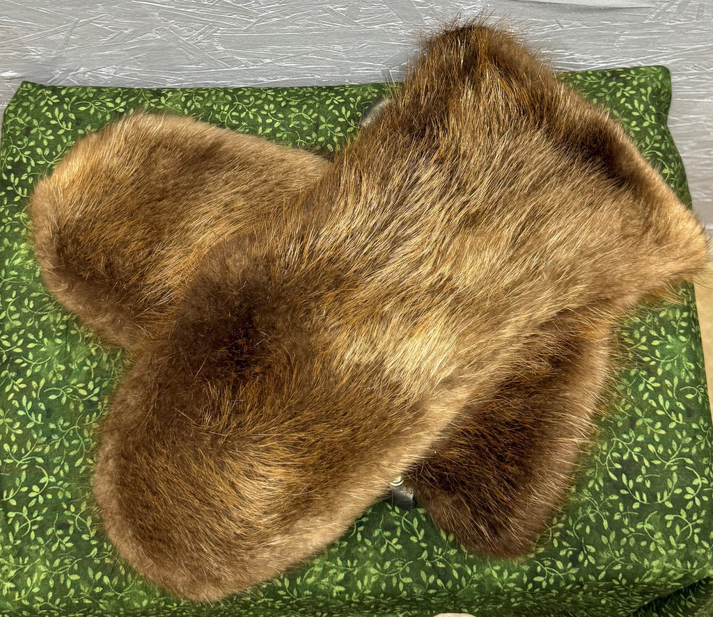 Beaver Gauntlet Mittens