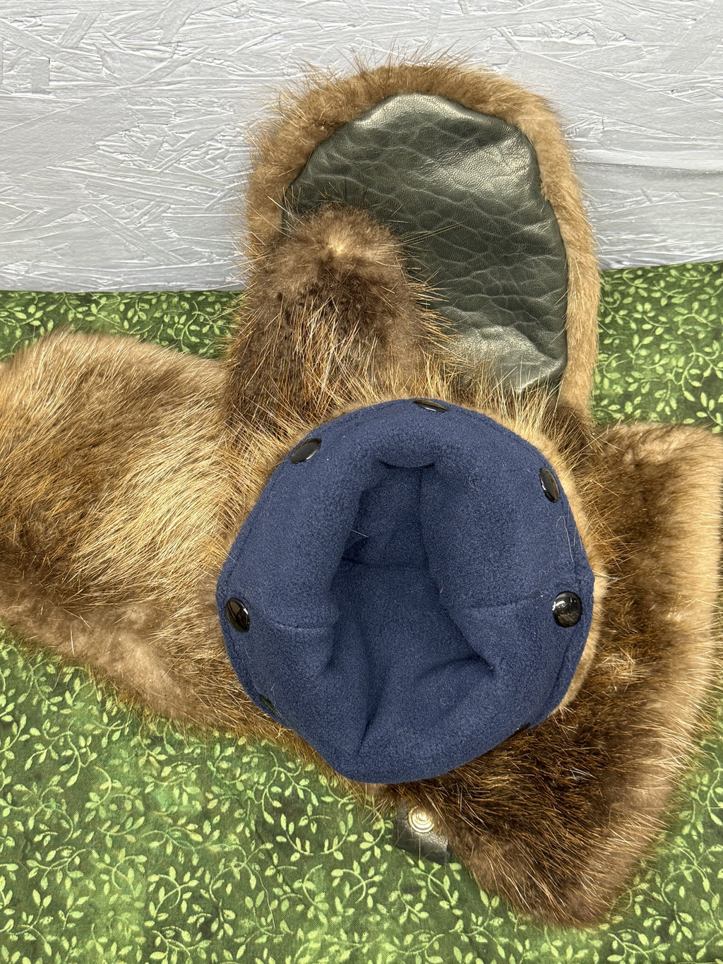 Beaver Gauntlet Mittens