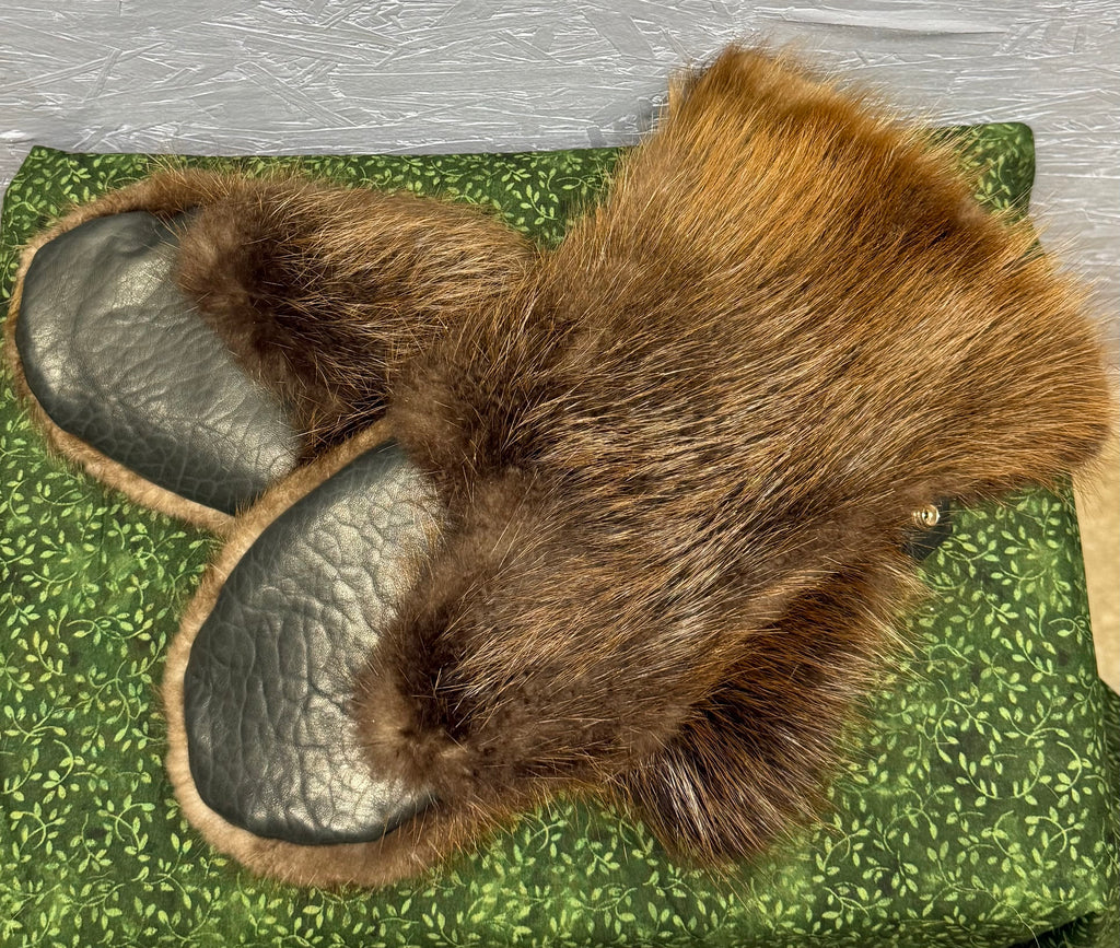 Beaver Gauntlet Mittens