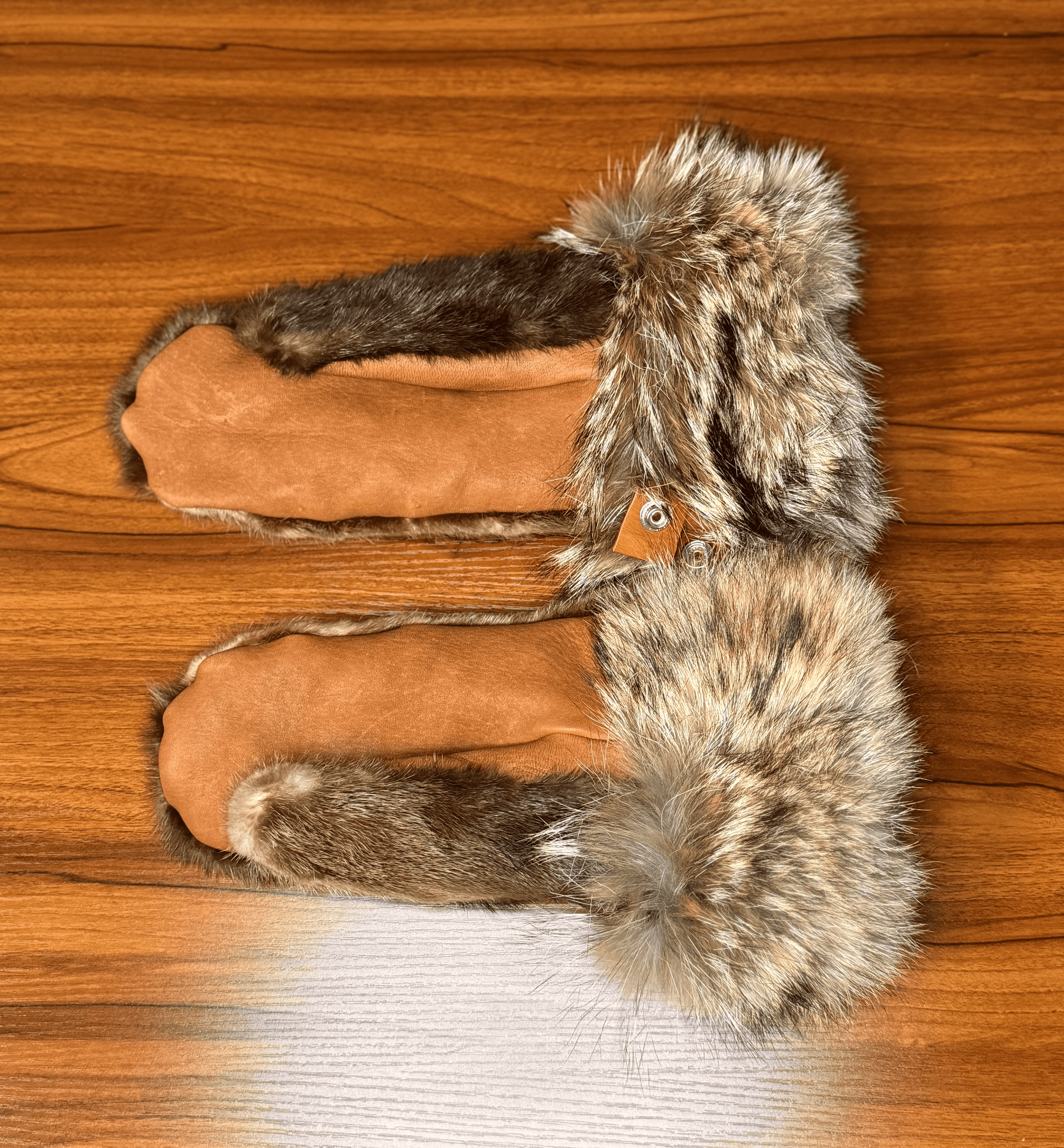 Otter and Coyote Mittens - L